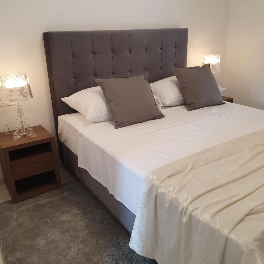 Villa Aquamarine Apartments Novalja Ngoại thất bức ảnh
