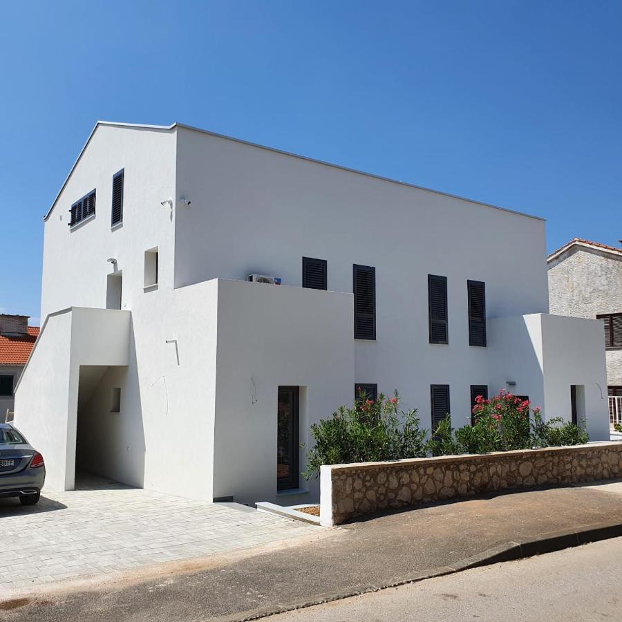 Villa Aquamarine Apartments Novalja Ngoại thất bức ảnh