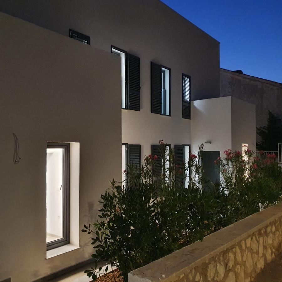 Villa Aquamarine Apartments Novalja Ngoại thất bức ảnh