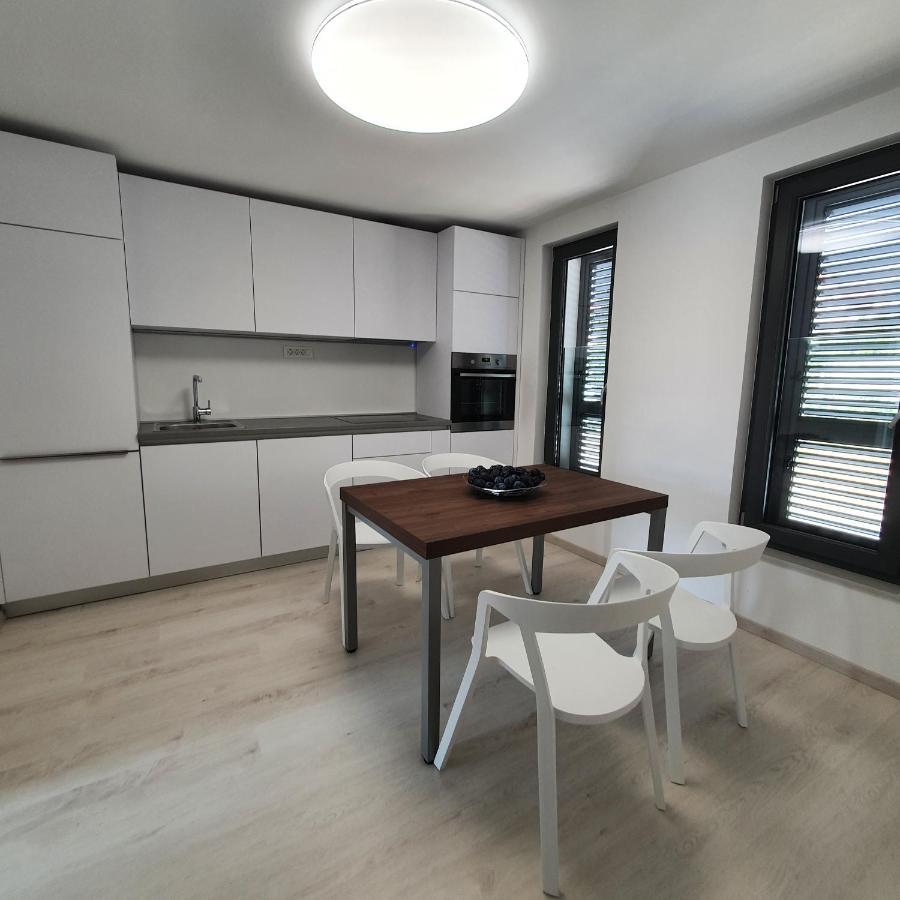 Villa Aquamarine Apartments Novalja Ngoại thất bức ảnh