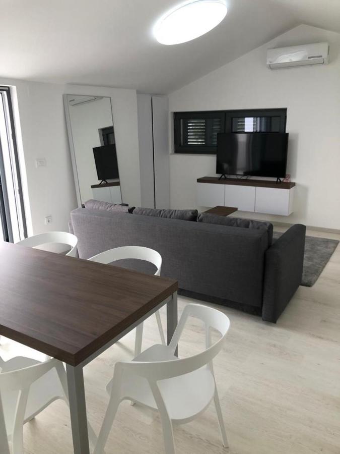 Villa Aquamarine Apartments Novalja Ngoại thất bức ảnh