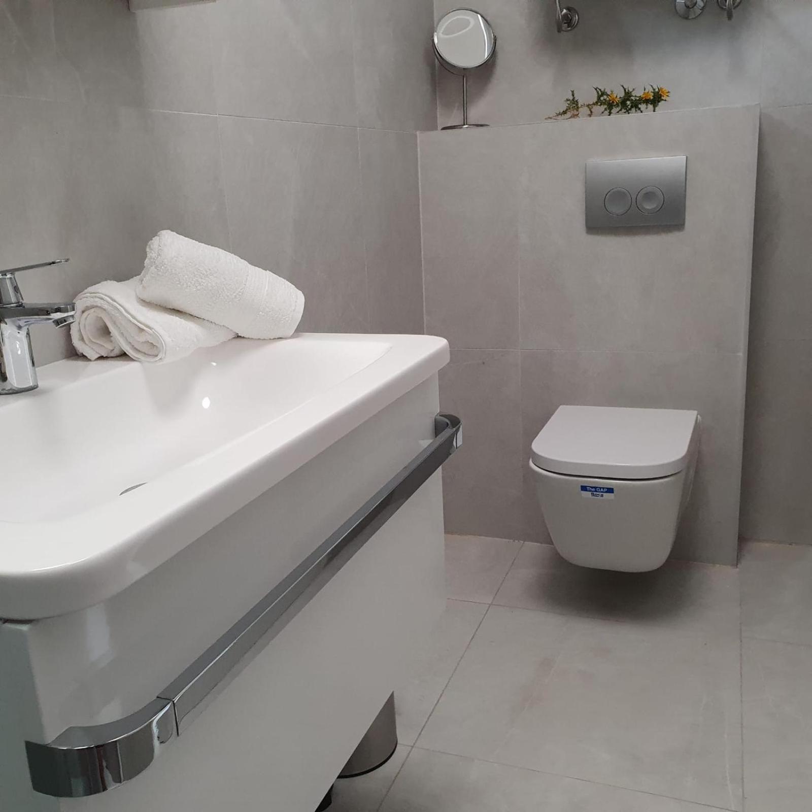 Villa Aquamarine Apartments Novalja Ngoại thất bức ảnh